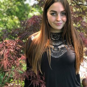 Meet your Posher, Laurie-anne